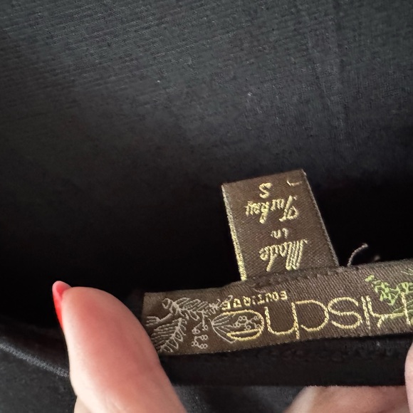 Kische Tunic/Top, S, Black, Brass Bling on Shoulders, boat neck Front, NWOT - Picture 7 of 12